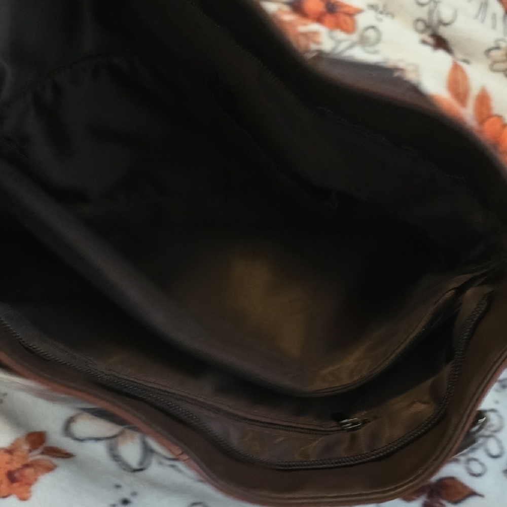 Elegant Brown Shoulder Bag - Picture 4 of 5